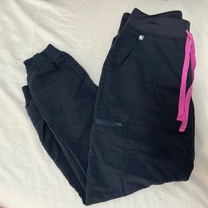 FIGS women’s Zamora jogger scrub pants in size medium